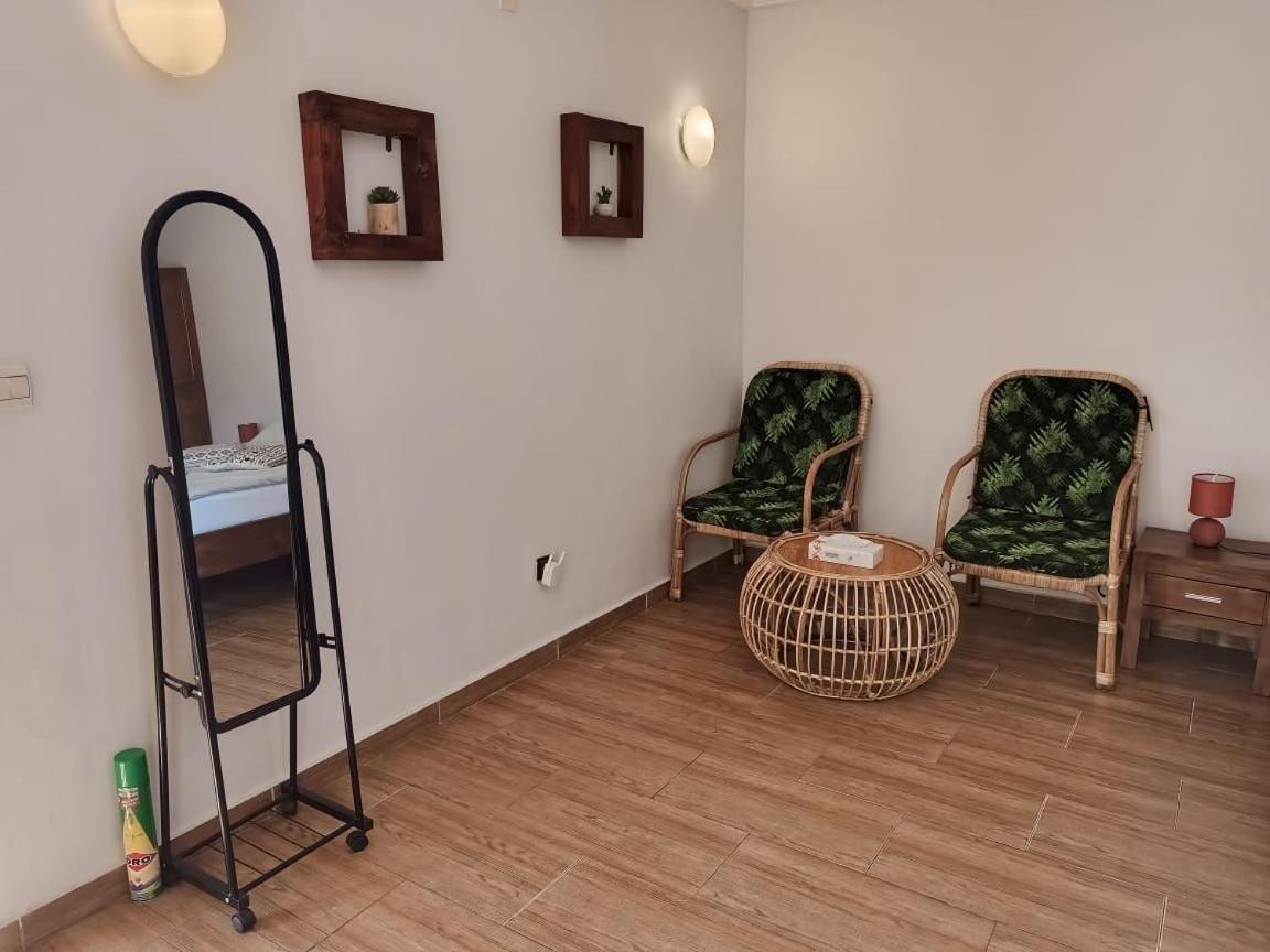L'Oasis Guesthouse Κοτονού Εξωτερικό φωτογραφία